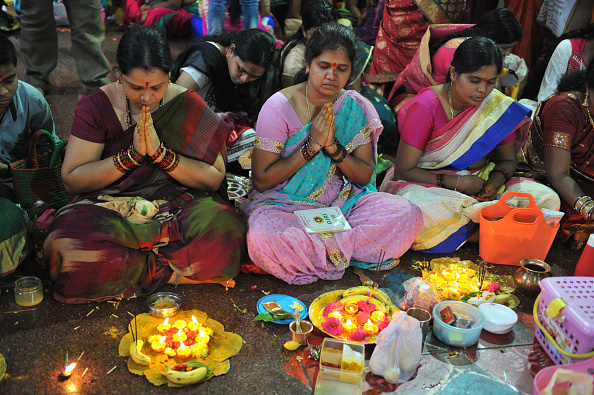 COMMENT EFFECTUER LE PUJA DE VARALAKSHMI ?