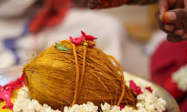 IMPORTANCE DE L'UTILISATION DE LA NOIX DE COCO DANS LES TEMPLES ET À LA MAISON